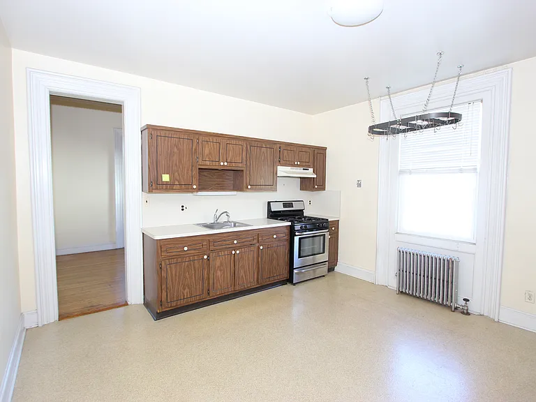 28 Greenwood Ave — Photo 16