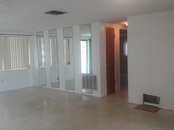 4th image of 3814 Sunray Dr