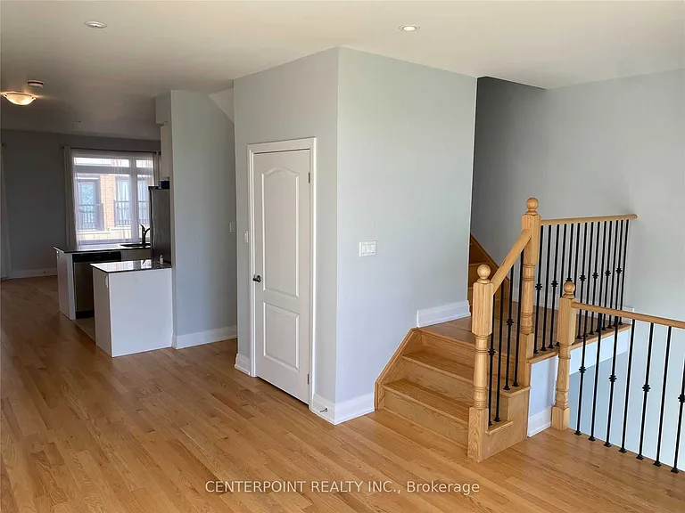 8 McClarys Way — Photo 10