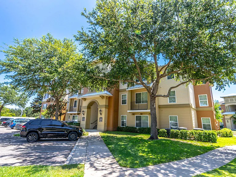 Cape Morris Cove Apartments & Townhomes — Photo 9