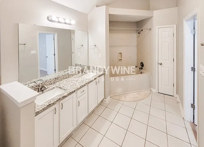 4890 Phipps Dr — Photo 22