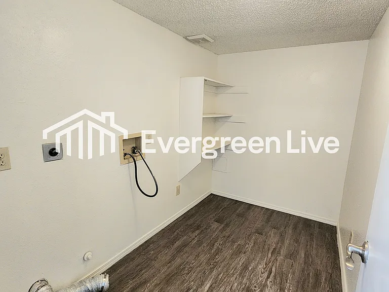 2240 Zuni Ct — Photo 11