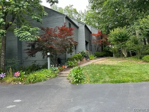 9519 Groundhog Dr, North Chesterfield, VA 23235