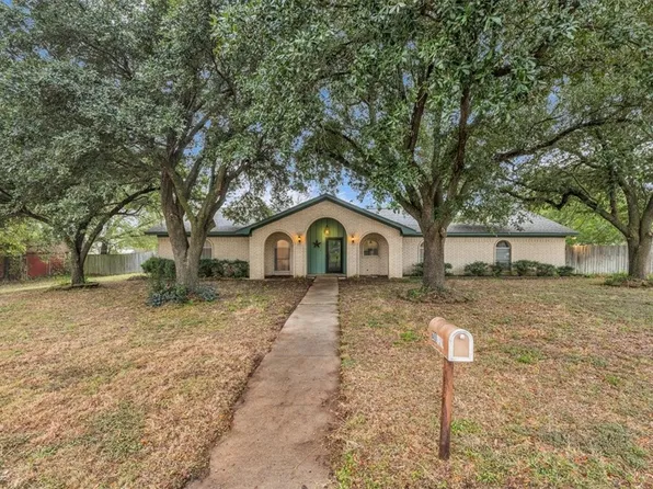 200 Opal St, Hewitt, TX 76643