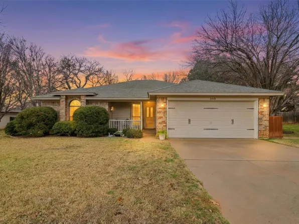 503 Shady Grove Dr, Granbury, TX 76049