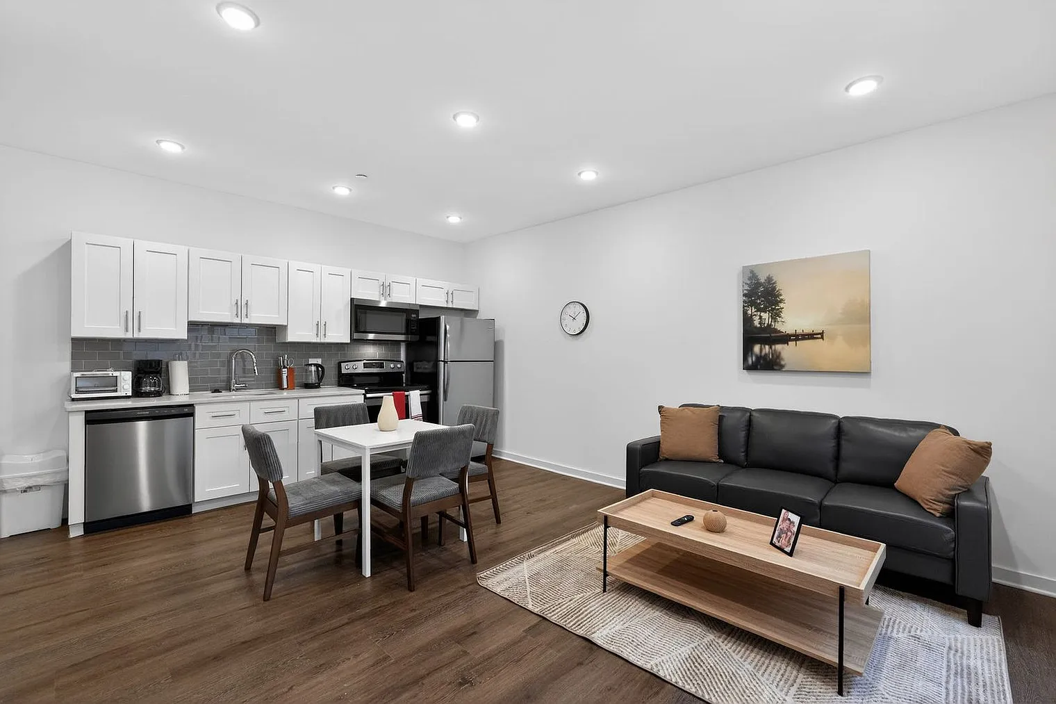 1 bed, 1.0 bath, 5963 sqft, $2,475 — Photo 2