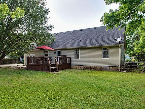 5th image of 542 Oak Crest Ct