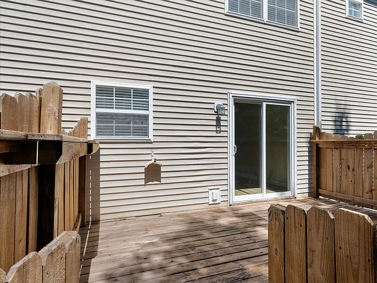 2271 Dewey Dr #J2 — Photo 23