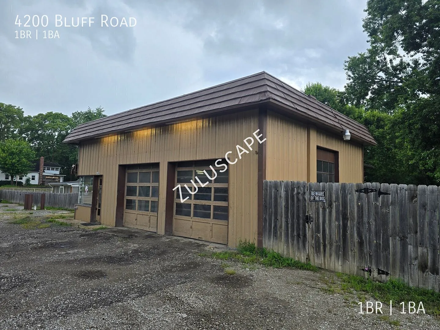 4200 Bluff Road / 1 bedroom 1 bathroom apartment with Auto Body Garage — Photo 3