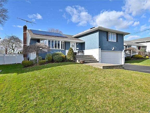 2nd image of 24 Cambridge Dr