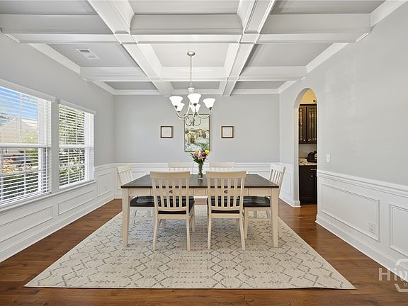 4th image of 129 Endicott Drive
