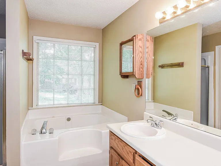 2699 Barcelona Dr SW — Photo 12