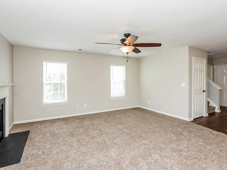 11909 Aubreywood Dr — Photo 4