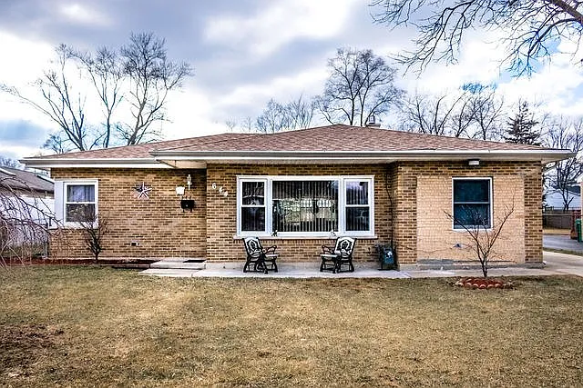 644 Sheila Pl photo 1