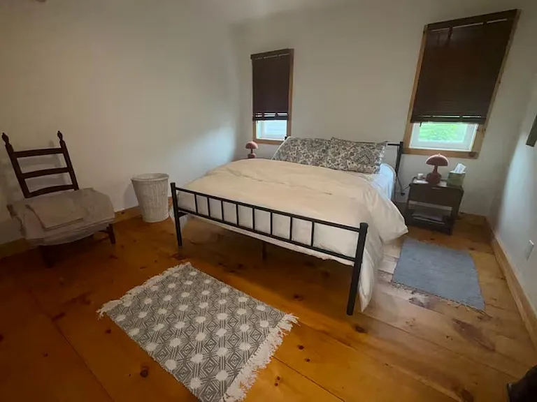 Bedroom 2 Queen bed
