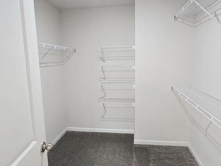 Walking Closet