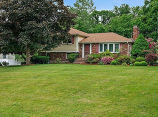 4 Kings Rd, Canton, MA 02021