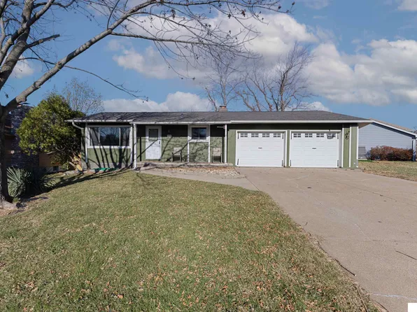 6630 Cypress Dr, Omaha, NE 68137