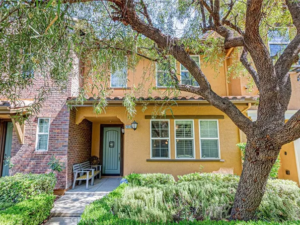 28519 Herrera St, Valencia, CA 91354