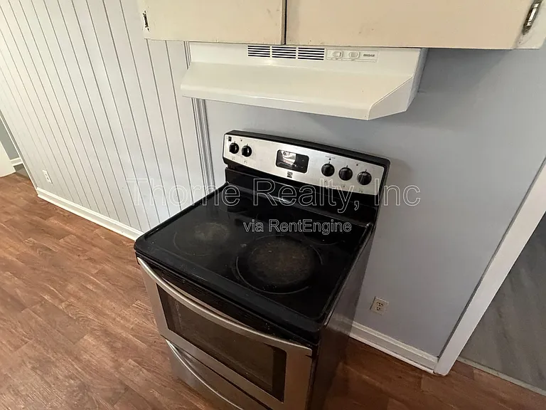 1416 Rosewood Ave — Photo 5