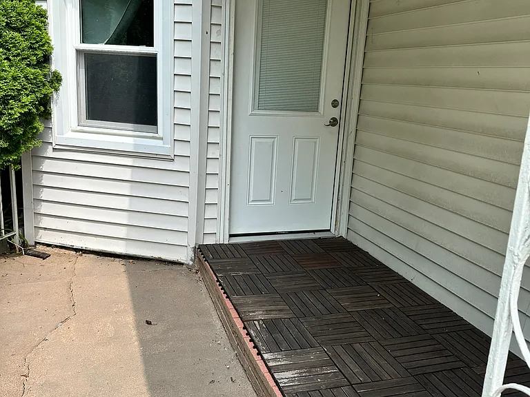 129 E Dennis Rd — Photo 3