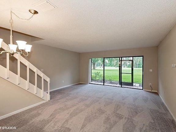 5th image of 400 Howard Ave APT D