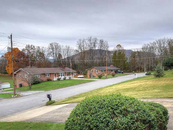 4th image of 604 Southview Dr