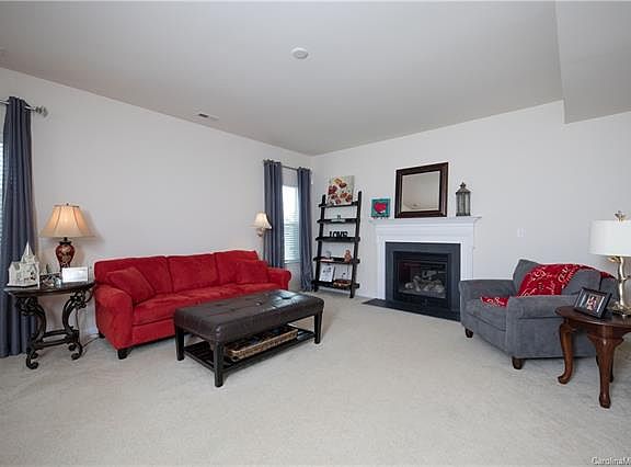 4th image of 4040 Grove Park Ln