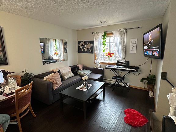 3rd image of 1416 27th Ave NE