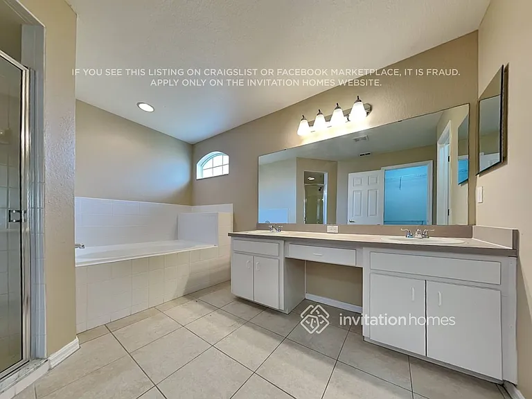 7673 Canterbury Cir — Photo 12