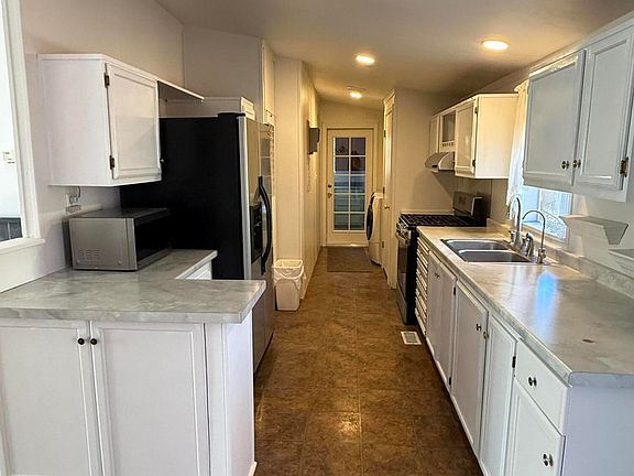 5th image of 7563 N Ponderosa Ave