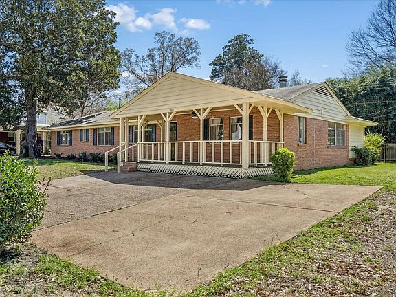 3rd image of 5207 Juniper Ave