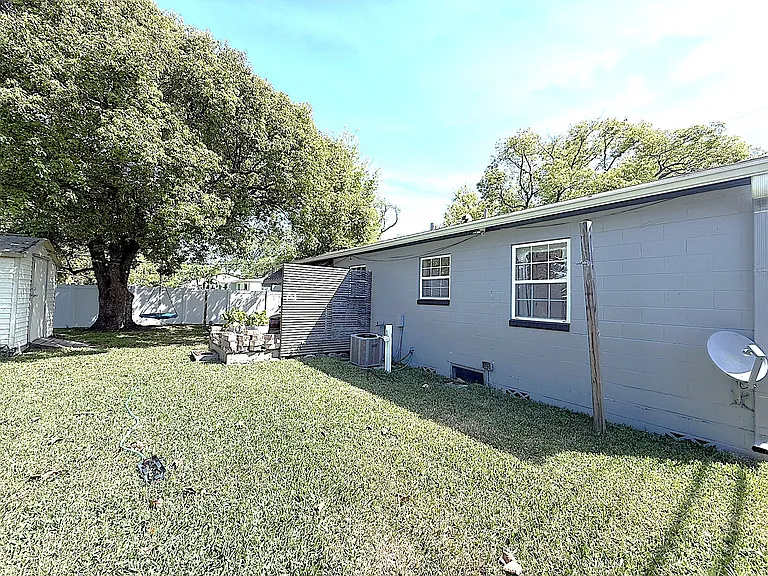 3000 Knollwood Cir — Photo 21