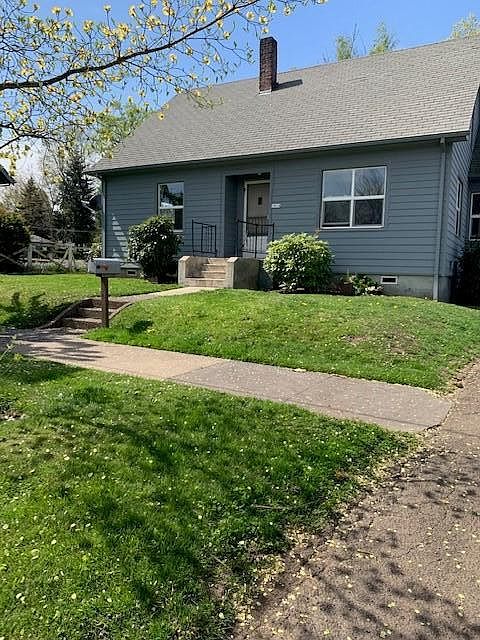 another front view of house