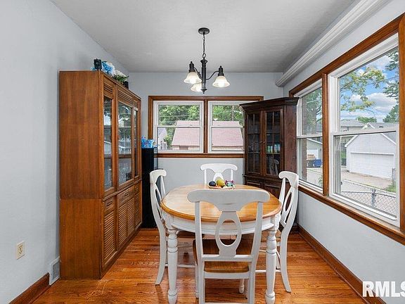4th image of 1936 Carey Ave