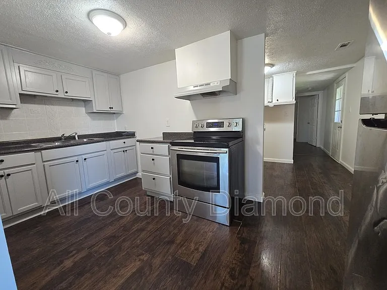237 Helen Ave #B — Photo 4