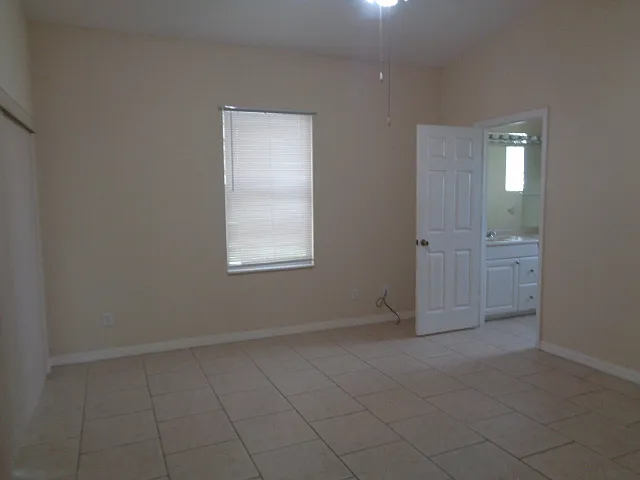 1206 SE 23rd Ter — Photo 8