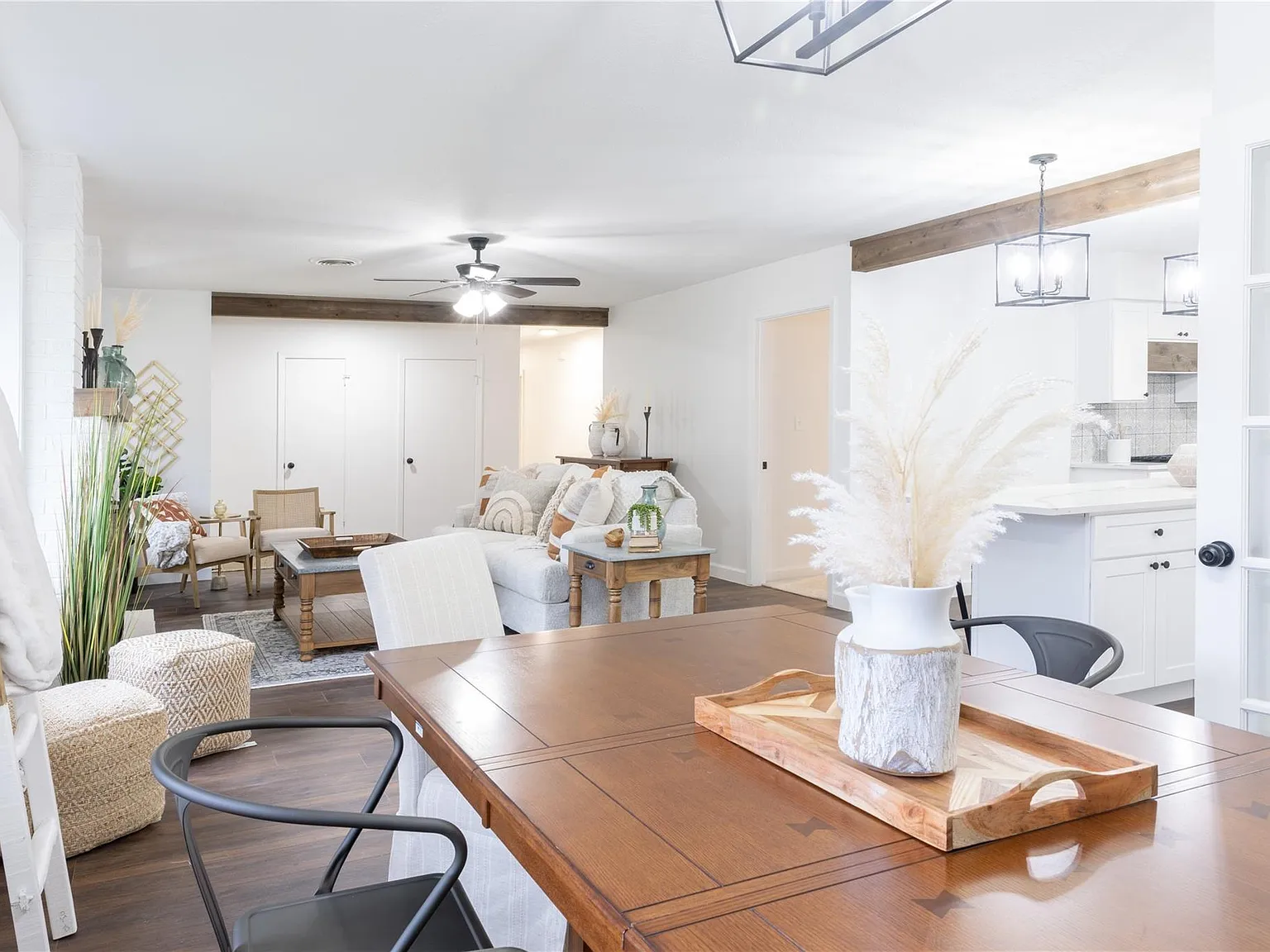 4 bed, 2.5 bath, 2157 sqft, $3,750 — Photo 3
