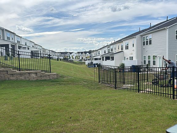 4th image of 2112 Caen St