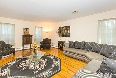 5th image of 14 Louis Dr