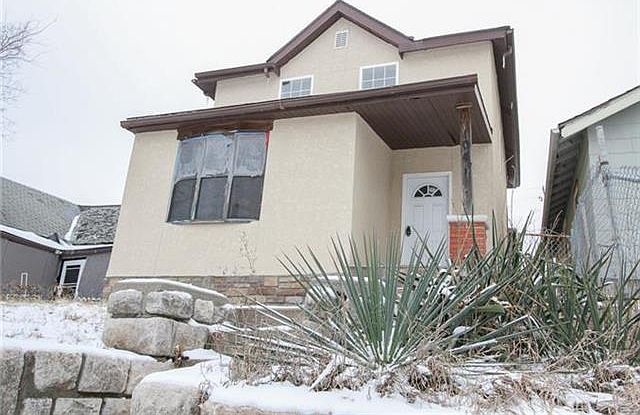 1st image of 1046 Splitlog Ave