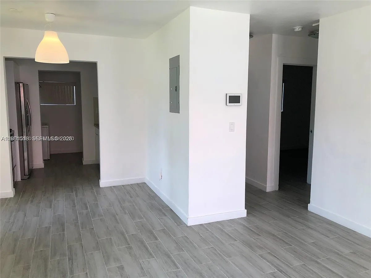Building Photo - 220 NW 46th St #220