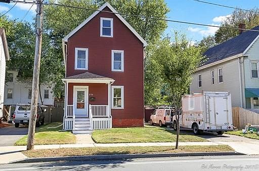 1st image of 576 Lincoln Ave