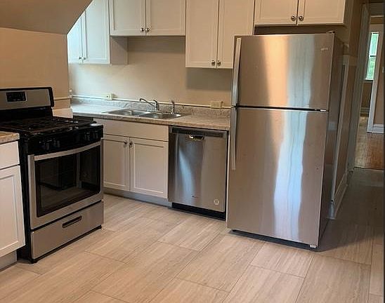 2nd image of 1908 W Touhy Ave #3