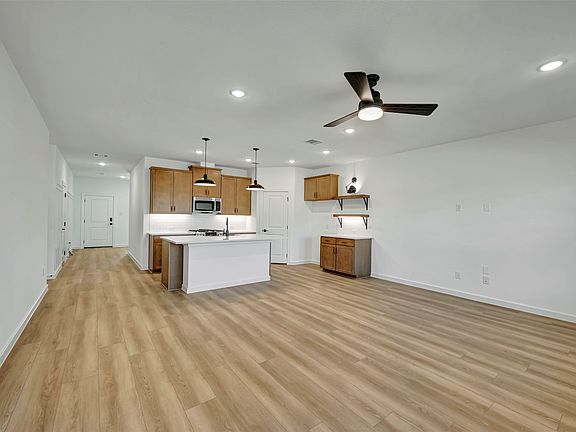 5th image of 524 Brookside Dr