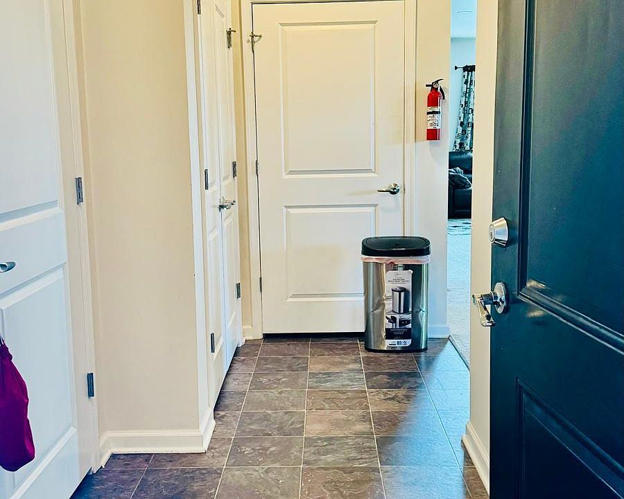 Condo Entrance.(North East Facing)