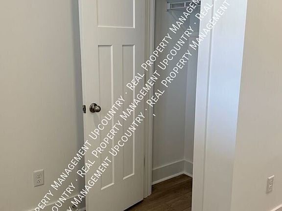 3rd image of 520 Harebell Way