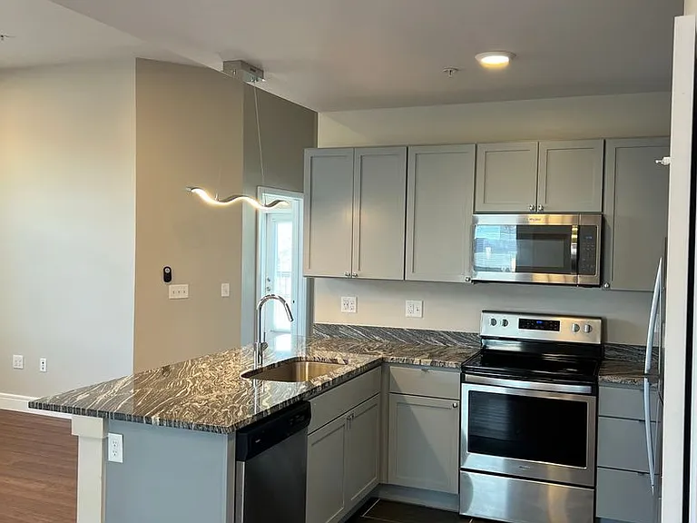 4400 Manchester Ave — Photo 47