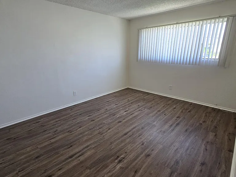 Baldwin Ave. Apartments — Photo 12