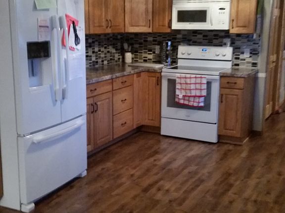 3rd image of 601 E Elm Ave